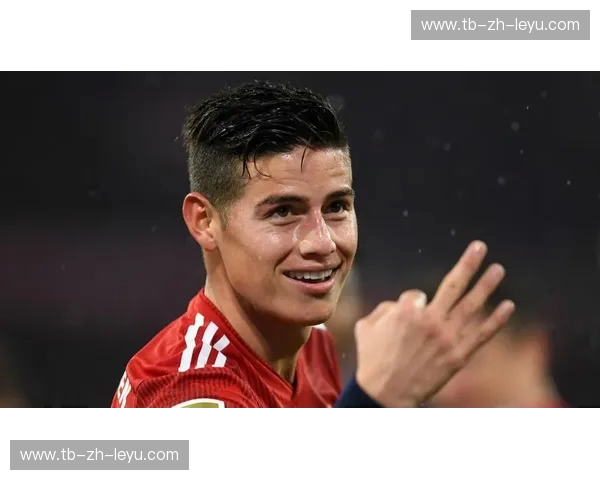 绿茵场的冰与火之歌：当J罗的艺术弧线遇上莱万的精密工业
